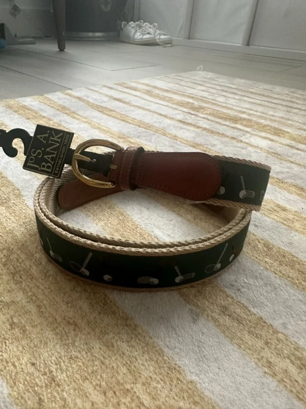 JOS A BANK Men's Golf Print Green Belt Size 44 NEW NWT